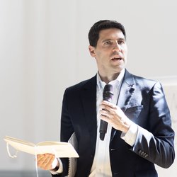 644a8008b64f404910cace2d_255-0N1A1133